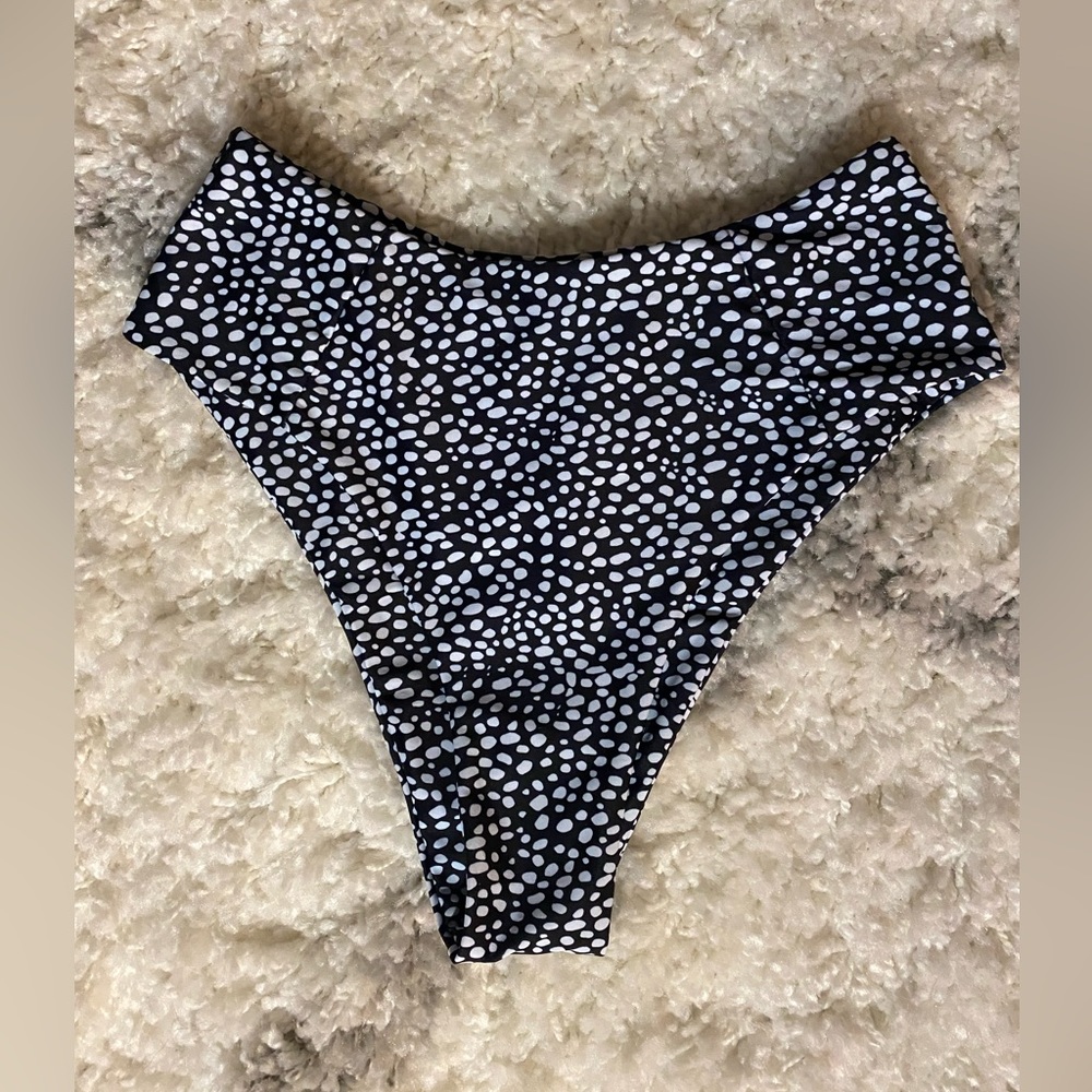 High waist bikini cheeky bikini bottoms swimwear size small black & white NWT